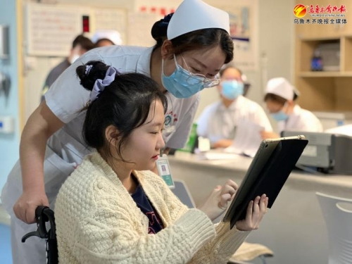 【媒体视角】乌鲁木齐晚报:女大学生手绘住院日记连环画