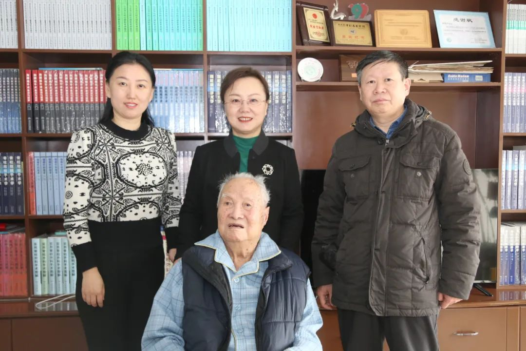 新春慰问送祝福 岁寒情深暖人心