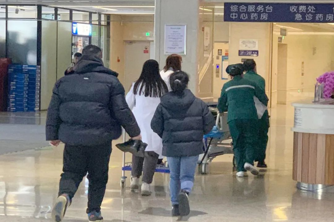 春节我在岗 | 新疆医科大学第六附属医院“急诊人”日夜坚守,守护生命不停歇!