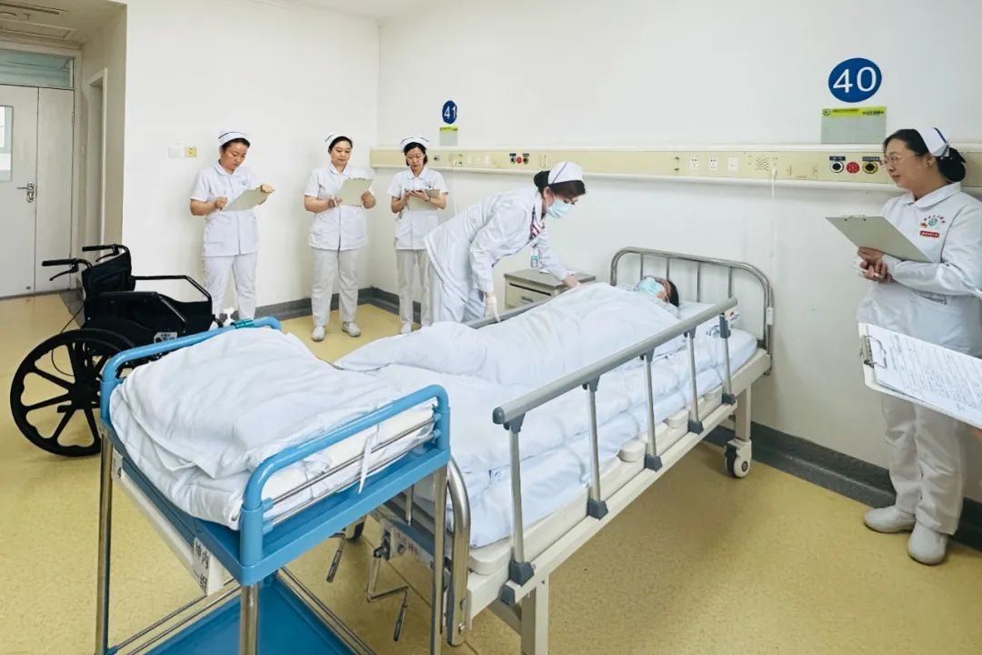 强基础 提质量 促发展 | 新疆医科大学第六附属医院开展“轮椅的使用及转移技术”护理操作技能大赛