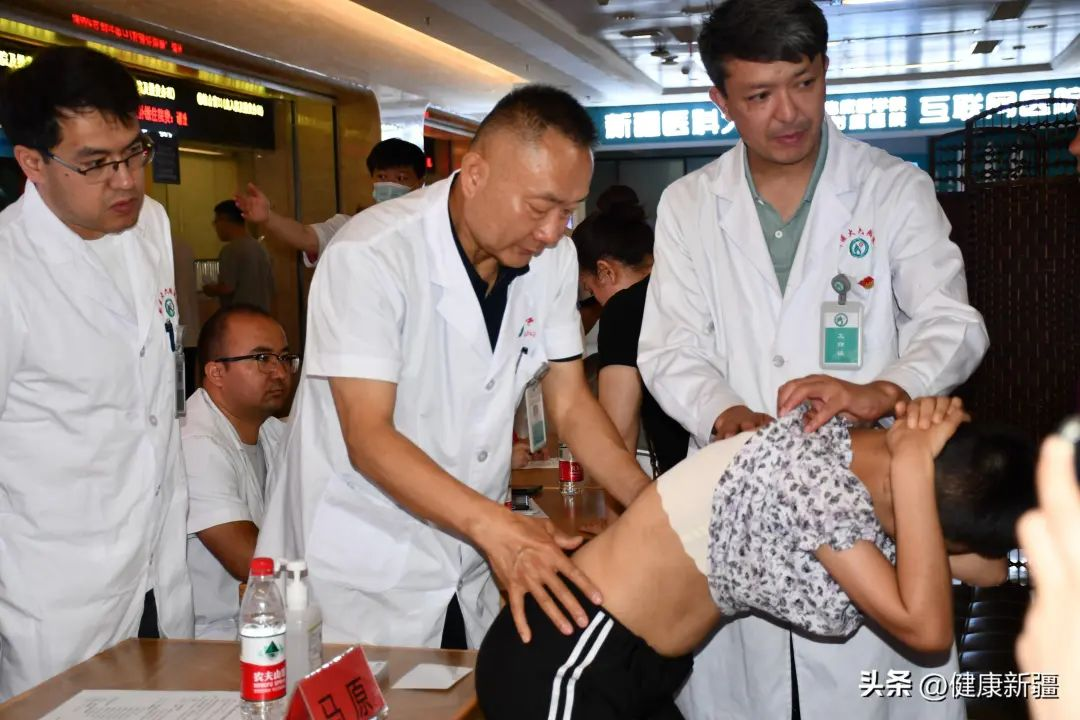 健康报:新疆医科大学第六附属医院举行“中国梦·脊梁工程”第六届脊柱畸形义诊救助活动