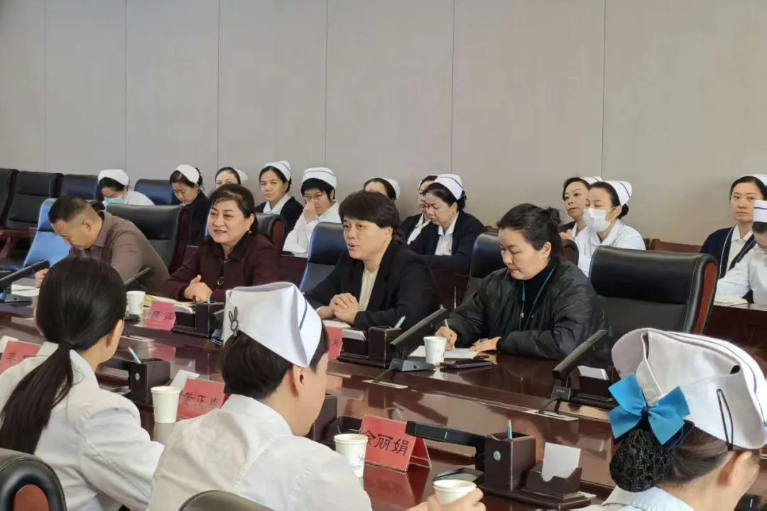 新疆医科大学护理学院专家组莅临我院检查督导护理实习教学工作